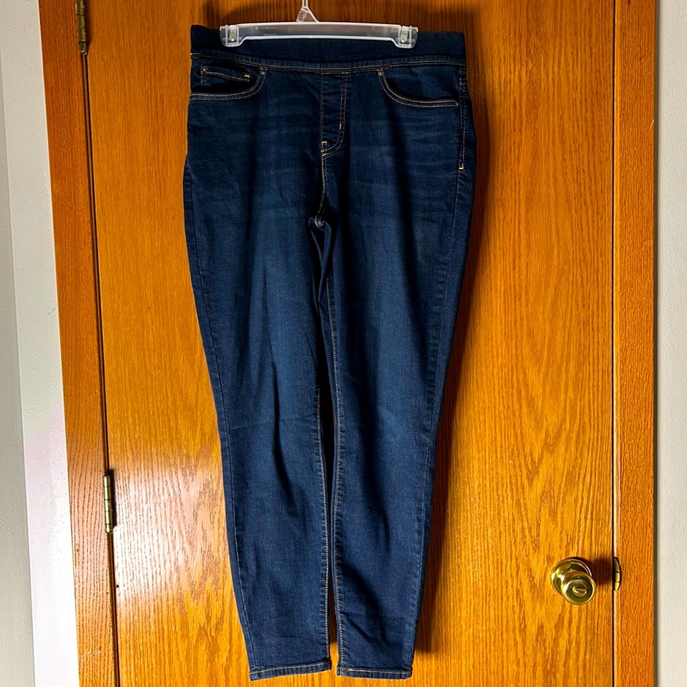 Signature Levi Strauss jeans